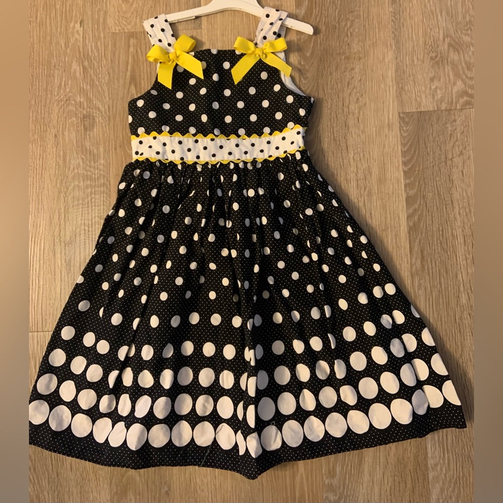 Rare Too! Girl's Size 6 Black & White Polka Dot Sundress With Yellow Bow & Trim